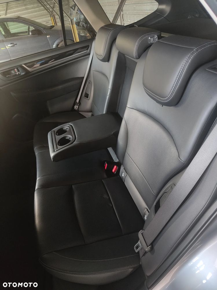 Subaru Outback 2.5i Exclusive - 17