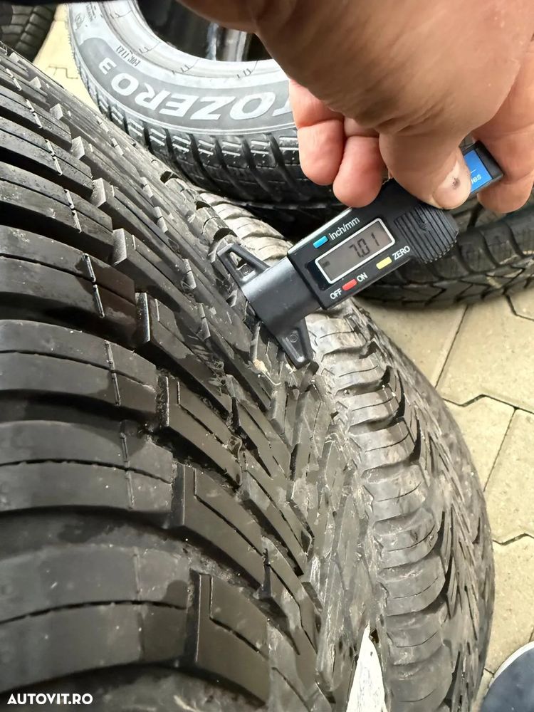 235 40 R19 ALLSEASON CONTINENTAL - 4