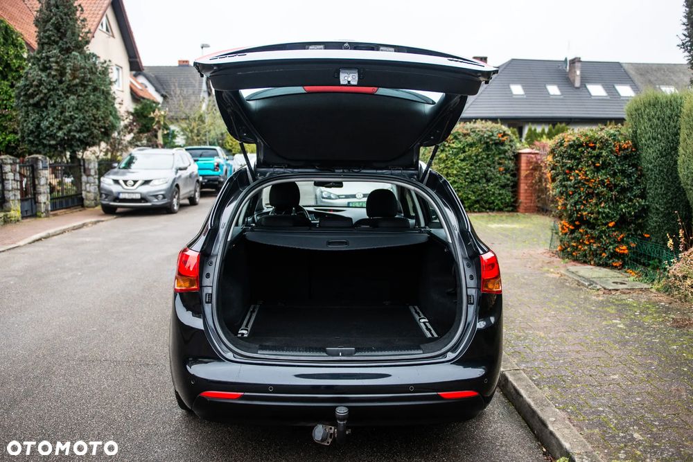 Kia Ceed 1.6 GDI Dream-Team Edition - 14