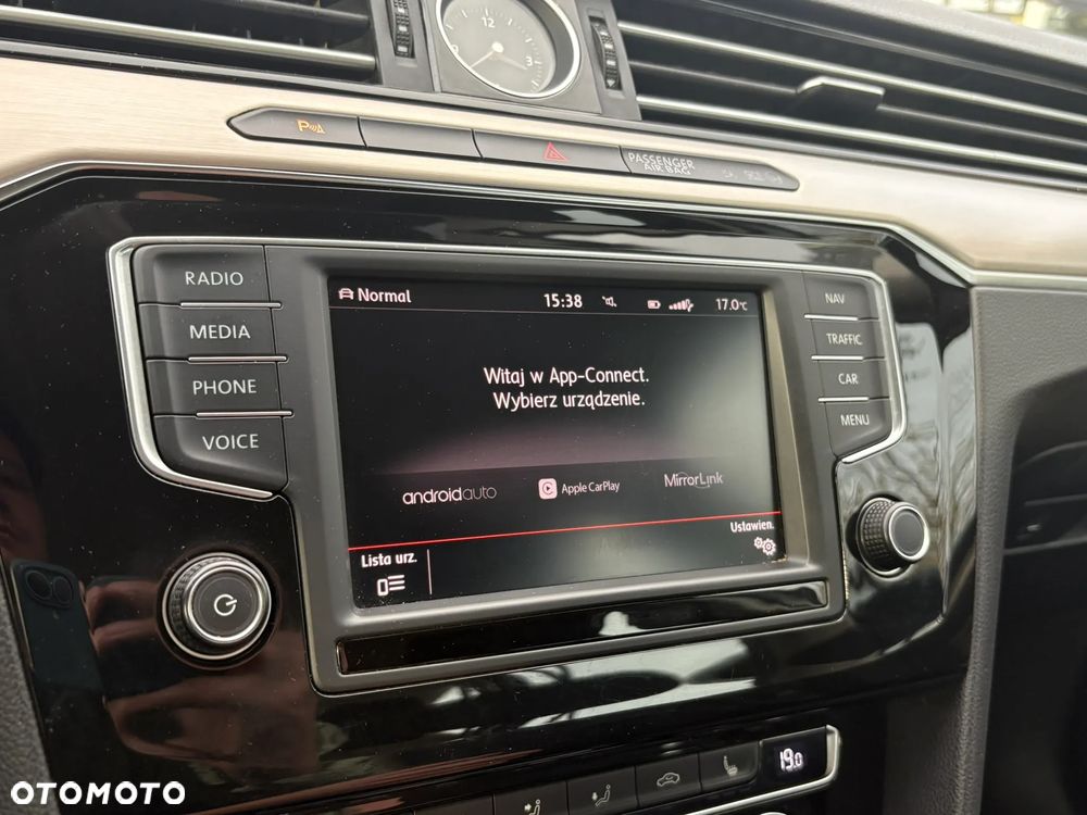 Volkswagen Passat 2.0 TDI SCR Highline - 26