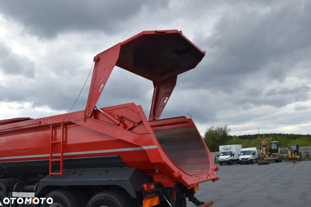 Volvo FMX380 / 8x4 / 13 LITROWY SILNIK / EURO 5 / WYWROTKA TYLNOZSYPOWA / HYDROKLAPA / KAMERA COFANIA / SERWISOWANA / SPROWADZONA - 21