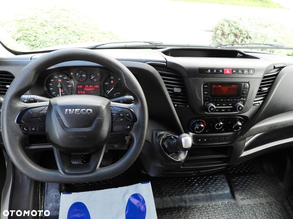 Iveco DAILY 35C14 CHŁODNIA KONTENER -10*C ZASILANIE 230V TEMPOMAT BLIŹNIACZE KOŁA KLIMATYZACJA  140KM - 33
