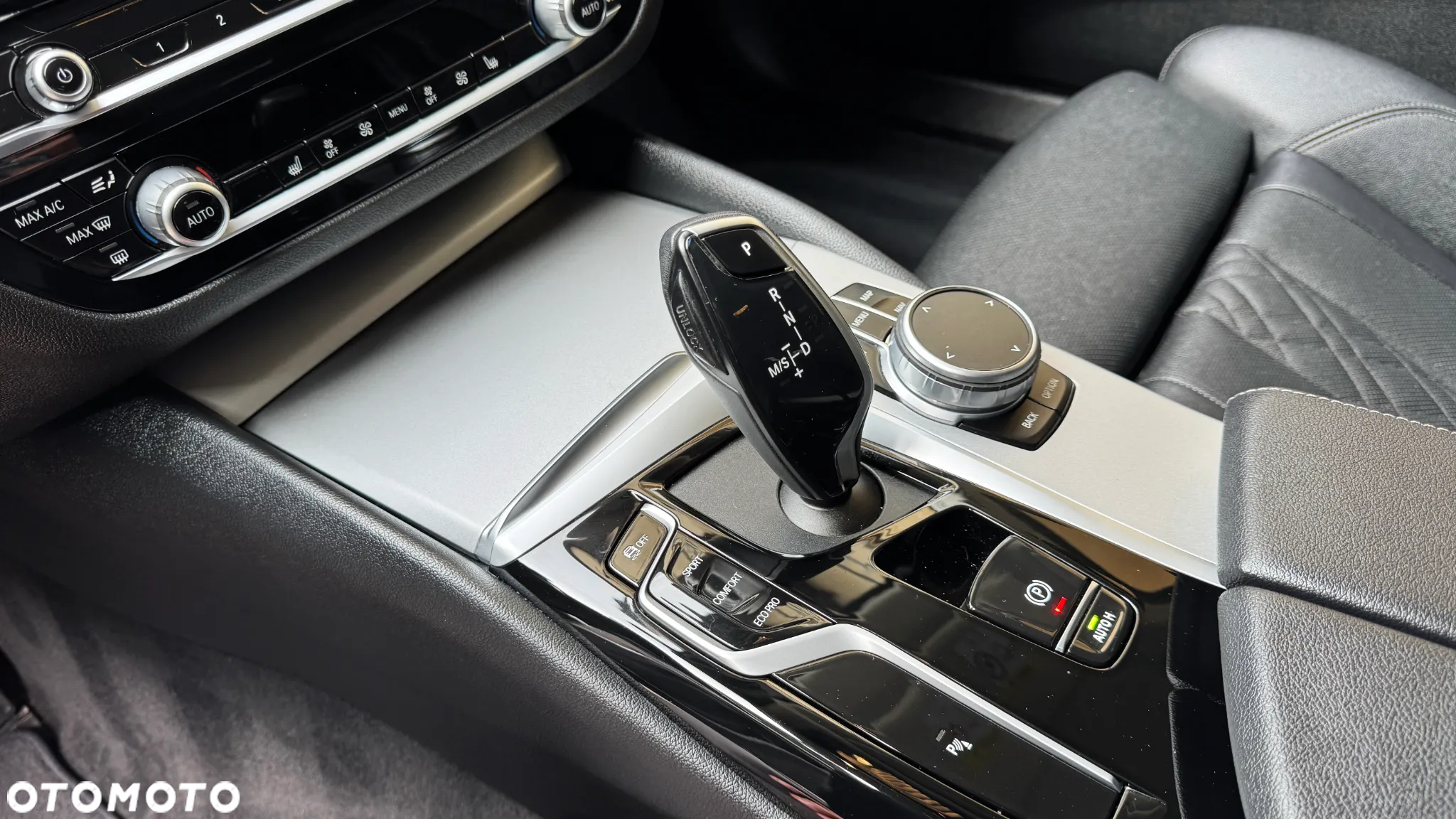 BMW Seria 5 520d Sport Line - 28