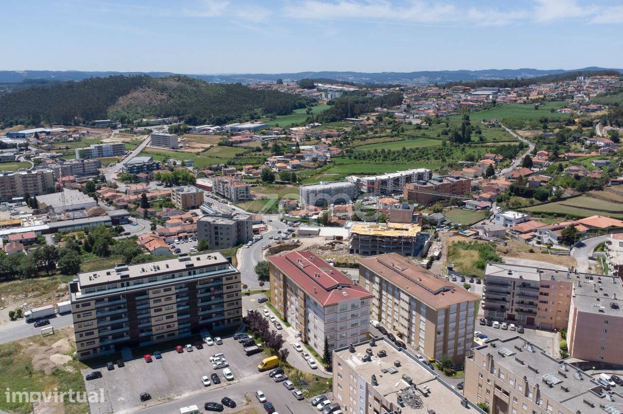 Fantástico Apartamento T2 localizado no Covelo, em Calendário - Grande imagem: 2/21