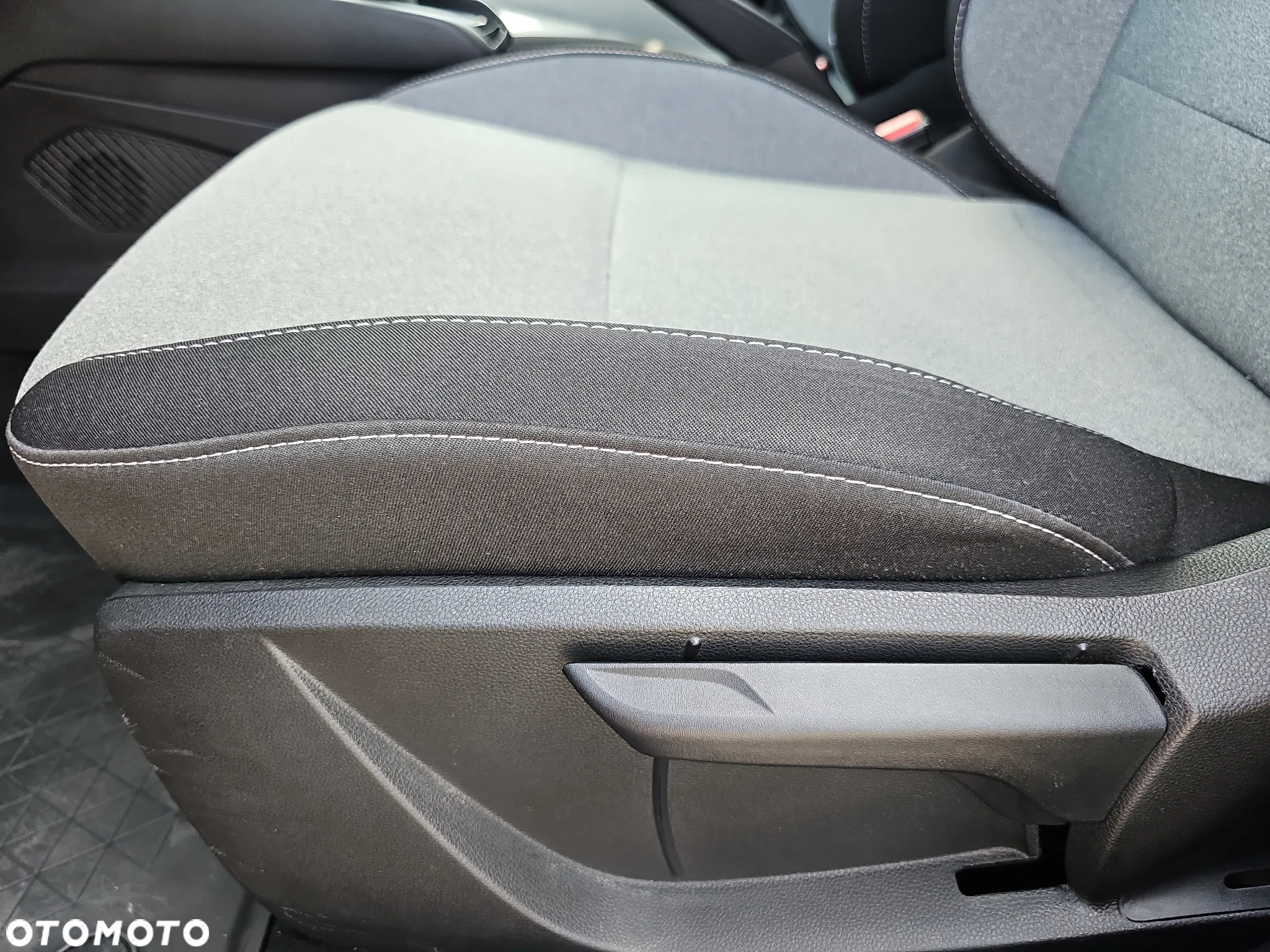 Renault Clio 1.0 TCe Evolution - 22
