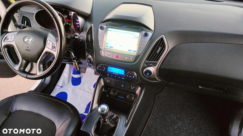 Hyundai ix35 blue 1.6 2WD Finale Gold - 24