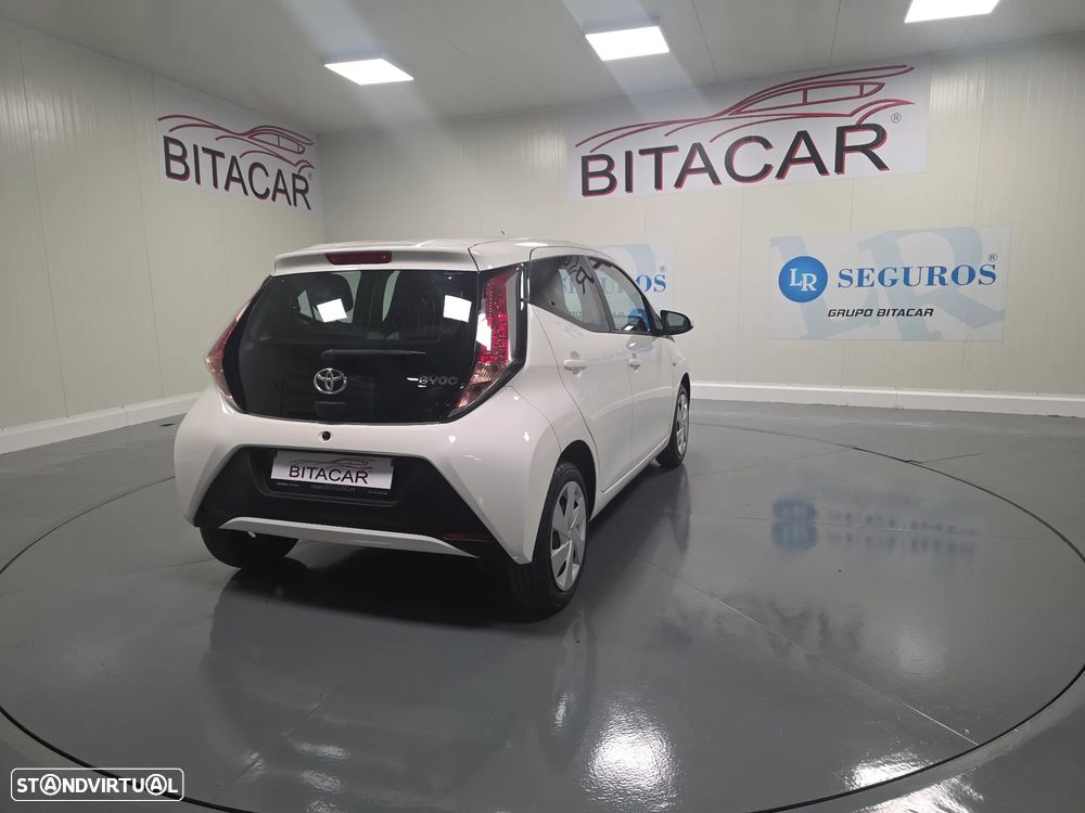 Toyota Aygo 1.0 X-Play Plus MM - 16