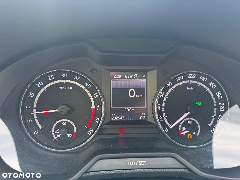 Skoda Octavia 2.0 TDI SCR RS DSG - 30