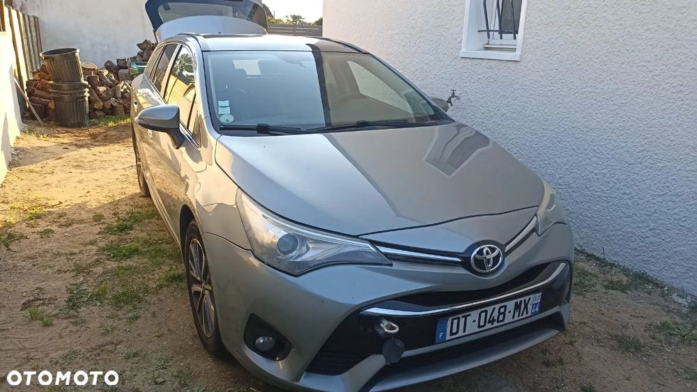 Toyota Avensis 2.0 D-4D Prestige - 1