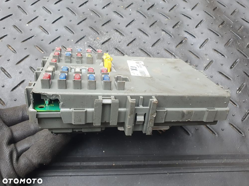 CHEVROLET AVEO T255 SKRZYNKA BEZPIECZNIKÓW 96826374XD - 2