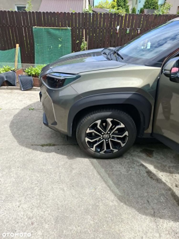 Toyota Yaris Cross Hybrid 1.5 Comfort 4x4 - 16