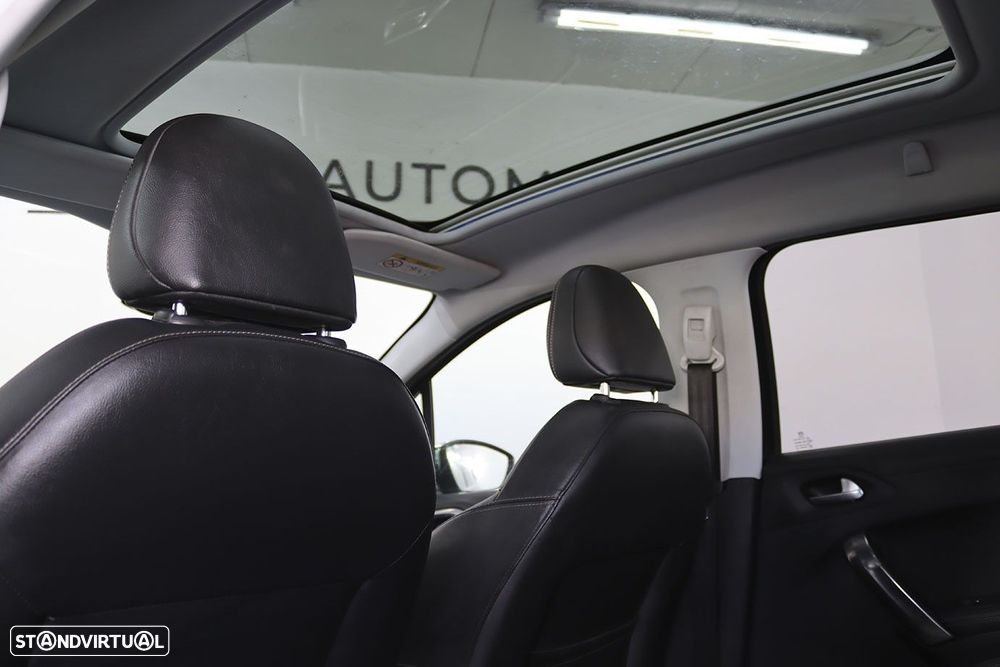 Peugeot 2008 1.2 PureTech Crossway - 14