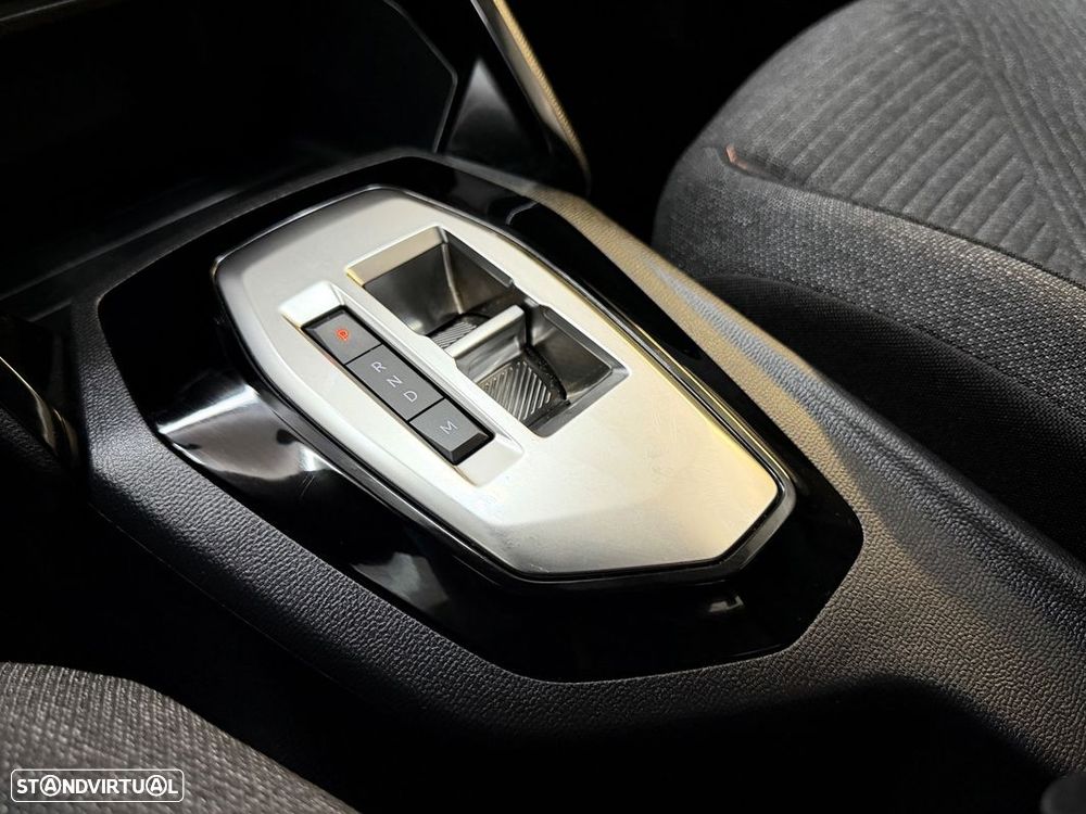 Peugeot 2008 Hybrid 145 e-DSC Style - 23