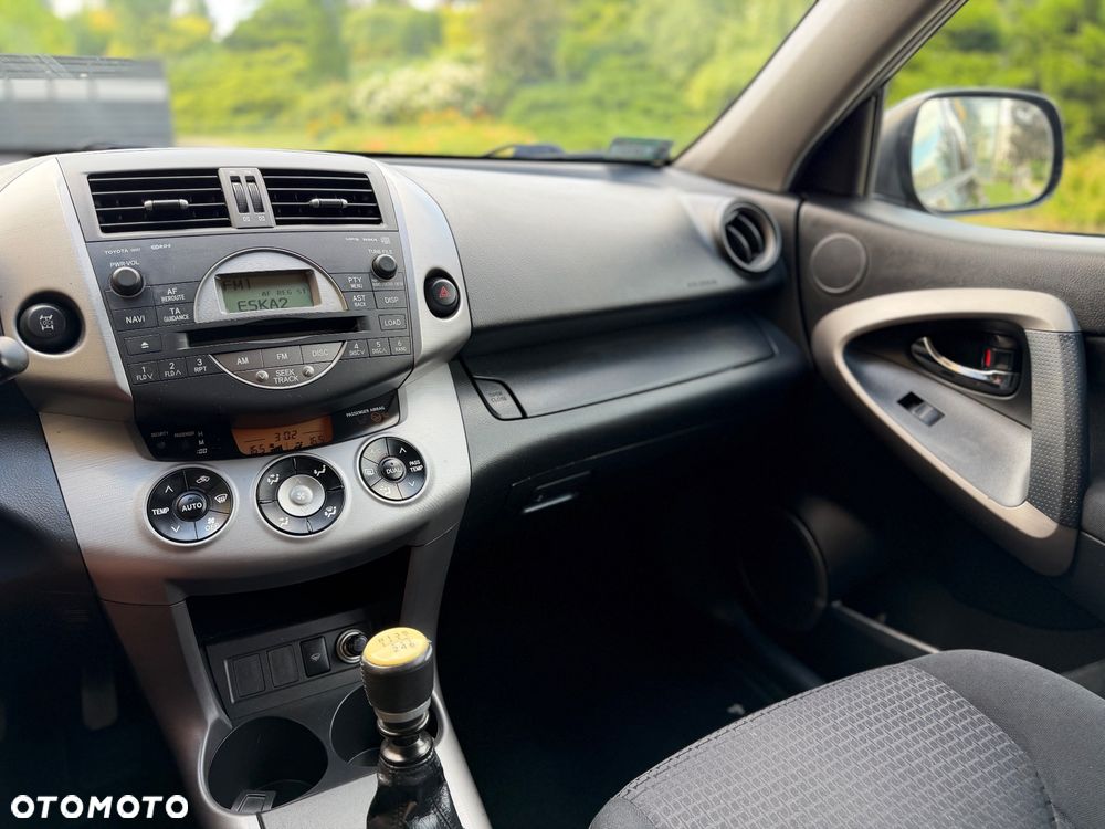 Toyota RAV4 2.2 D-4D Prestige - 17
