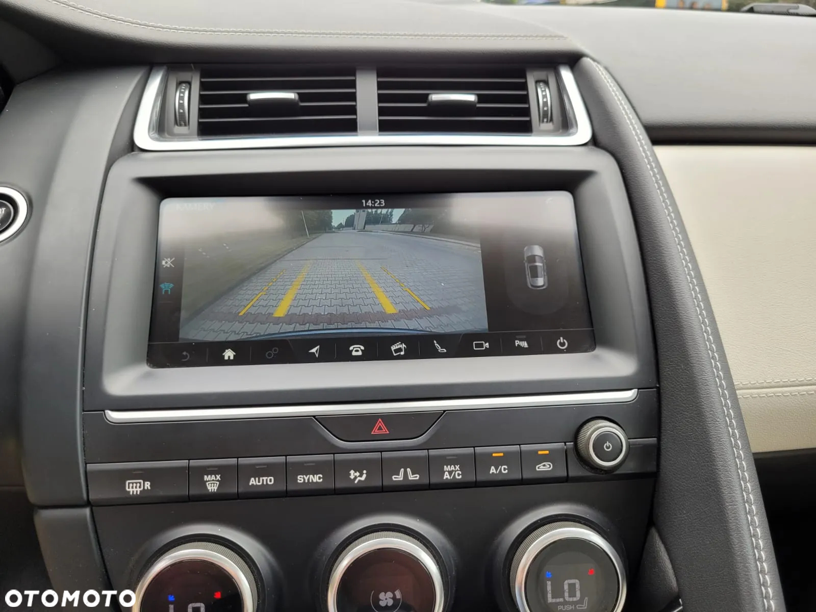 Jaguar E-Pace - 8