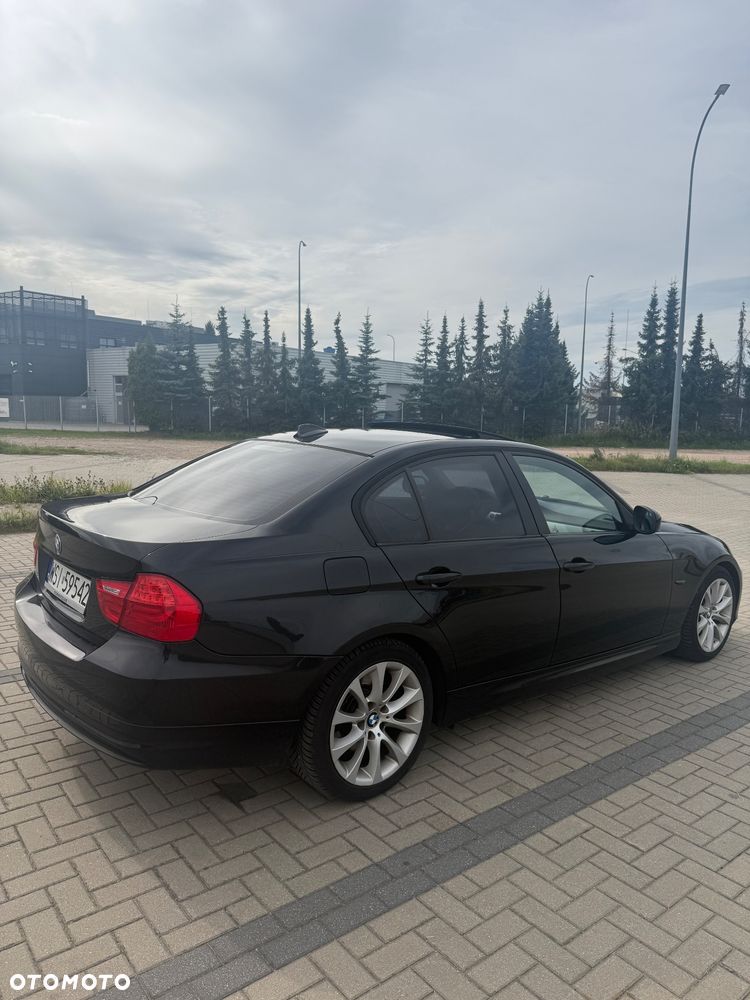 BMW Seria 3 320i - 4