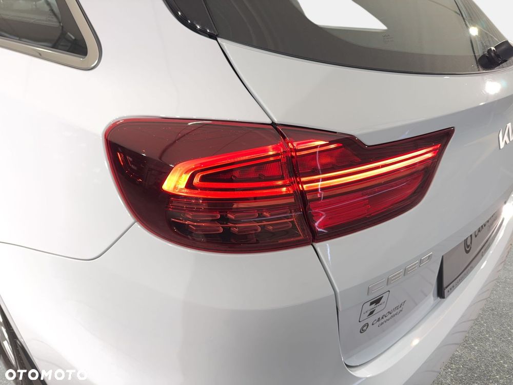 Kia Ceed - 12