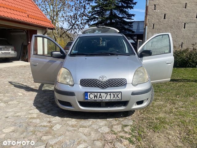 Toyota Yaris 1.0 Base - 1
