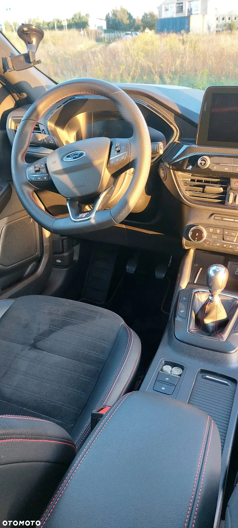 Ford Kuga 1.5 EcoBoost FWD ST-Line X - 17