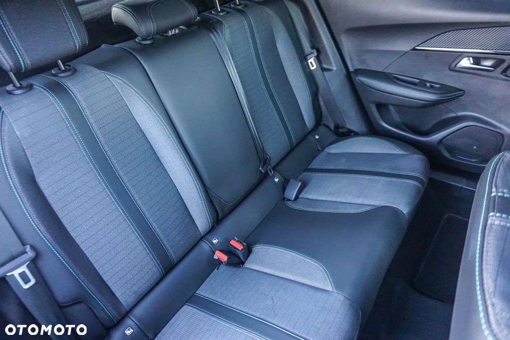 Peugeot 2008 1.2 PureTech Allure Pack S&S EAT8 - 33