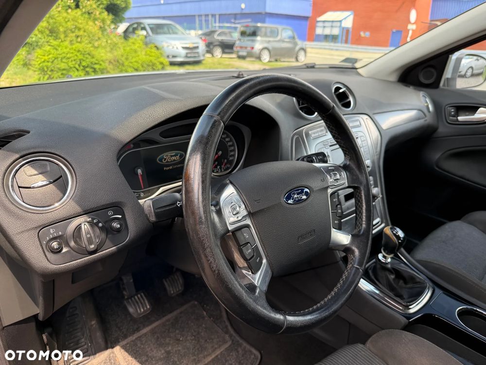 Ford Mondeo - 12