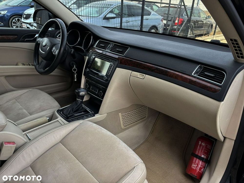 Skoda Superb 2.0 TDI Elegance DSG - 33
