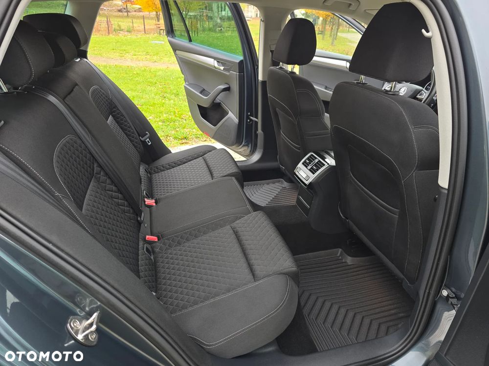 Skoda Superb 2.0 TDI DSG Active - 36