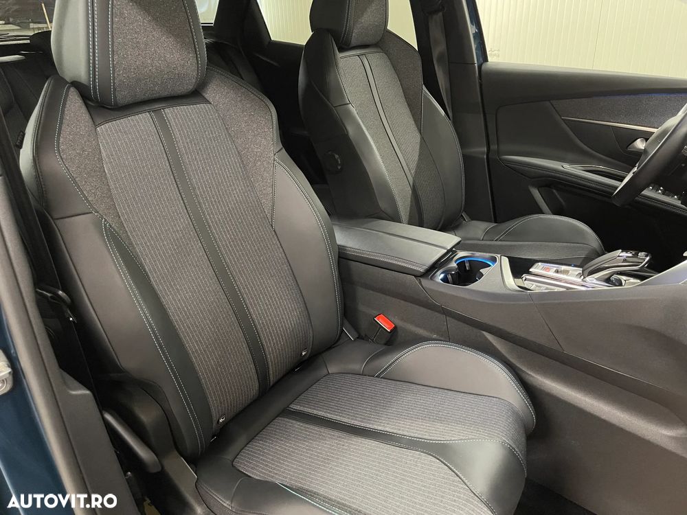 Peugeot 3008 Plug-In Hybrid 225 e-EAT8 Allure Pack - 10