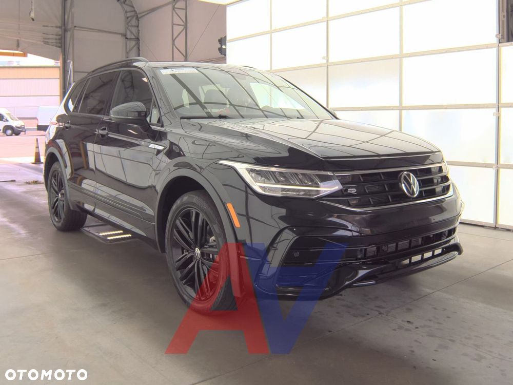 Volkswagen Tiguan - 1