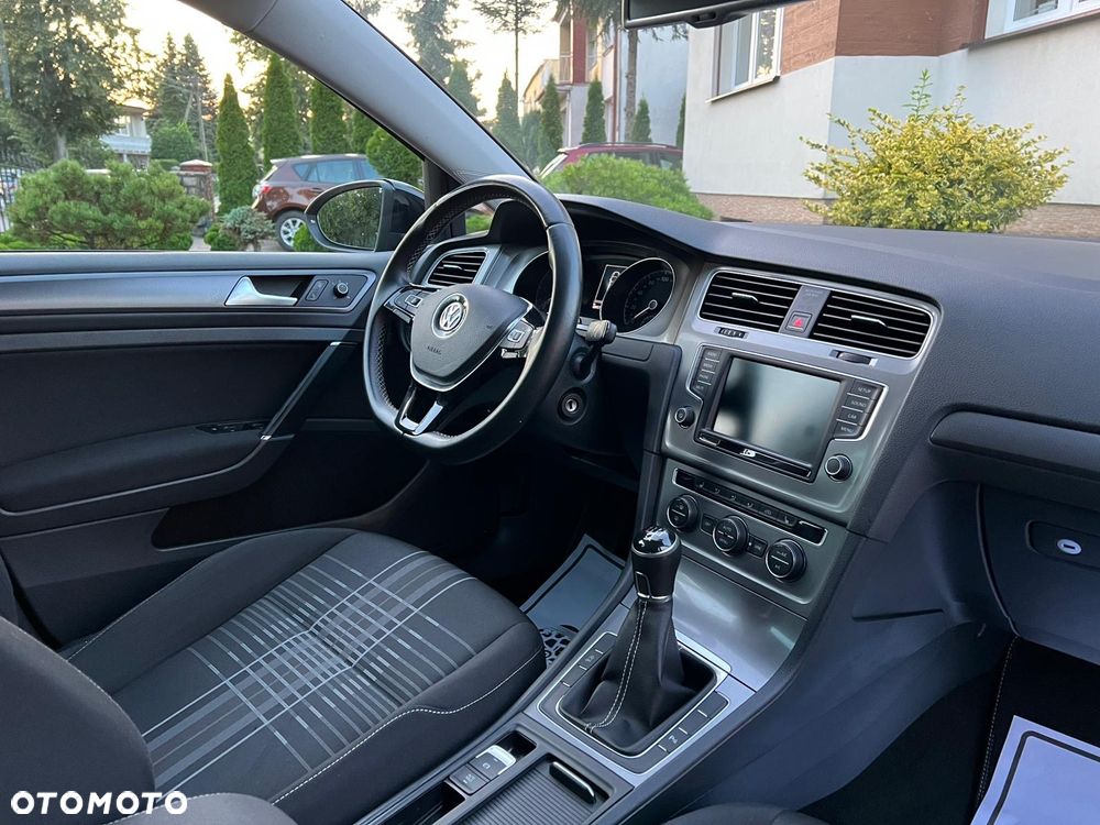 Volkswagen Golf 1.6 TDI SCR Comfortline - 12