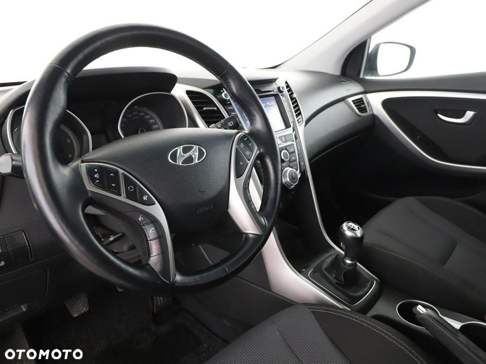 Hyundai i30 blue 1.6 CRDi Trend - 15