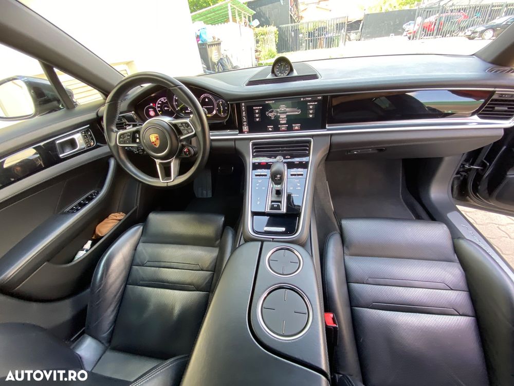 Porsche Panamera 4 E-Hybrid - 4