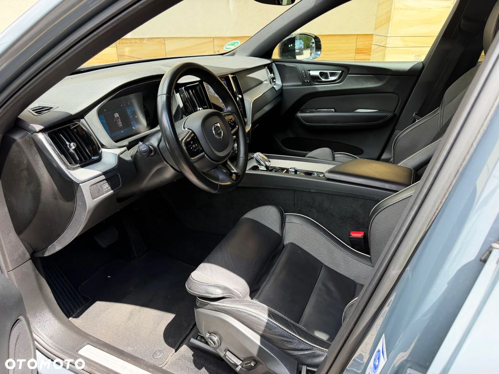 Volvo XC 60 B4 D Ultimate Dark - 18