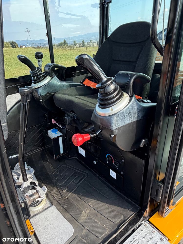 JCB 8026 CTS - 15