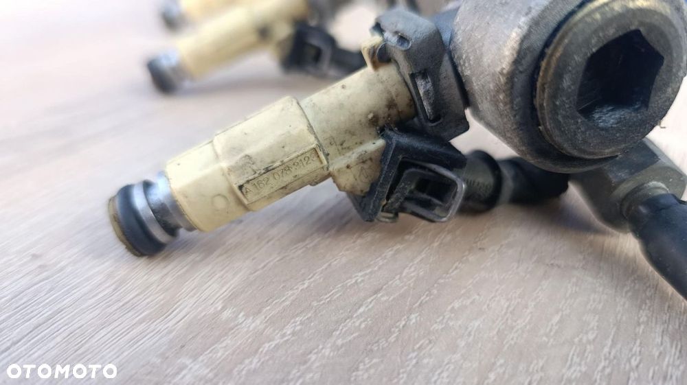 LISTWA WTRYSKOWA - WTRYSKI SSANGYONG REXTON 2.3 A1620783123 A161078345 - 8