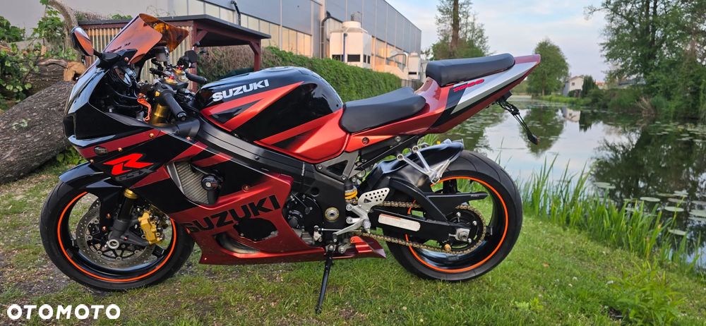Suzuki GSX-R - 1