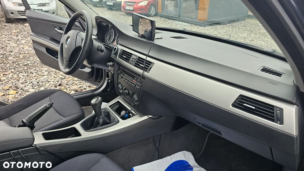 BMW Seria 3 320i - 19
