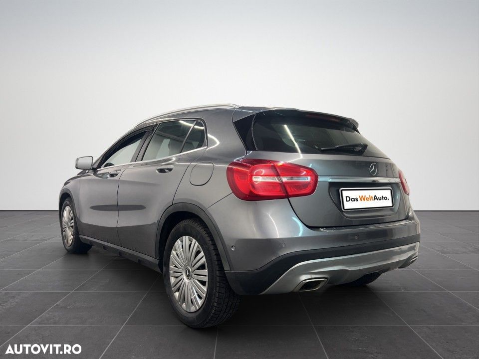 Mercedes-Benz GLA - 4