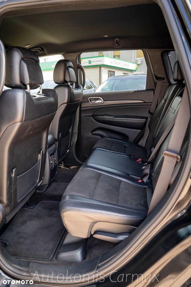 Jeep Grand Cherokee - 23