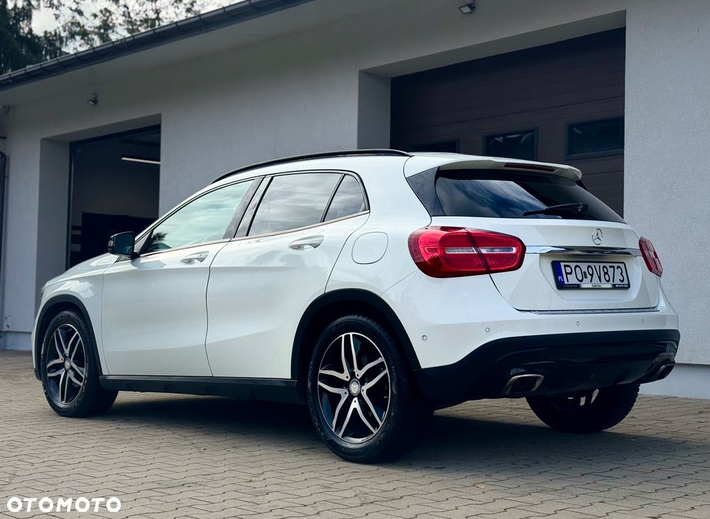 Mercedes-Benz GLA 200 7G-DCT Urban - 5