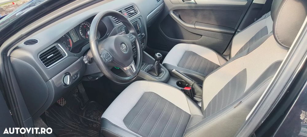 Volkswagen Jetta 1.6 TDI Blue Motion Technology Life - 7