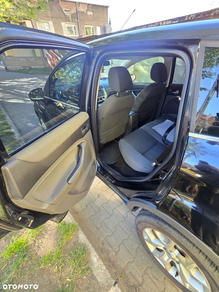 Ford Kuga 2.0 TDCi 2x4 Titanium - 9