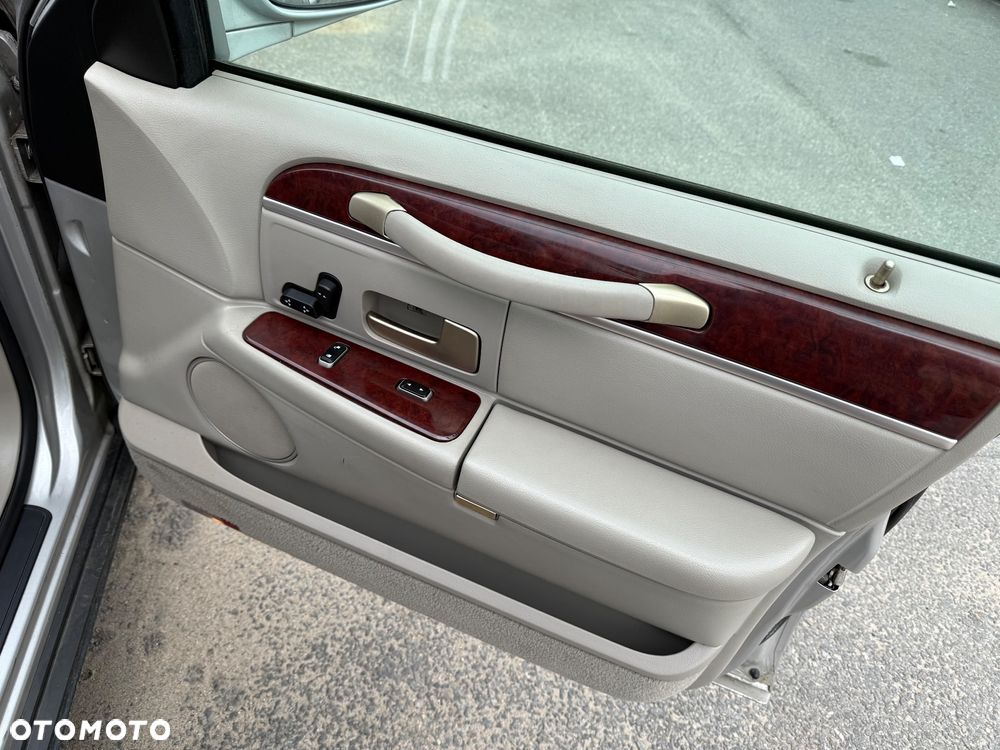 Lincoln Town Car 4.6 Signature - 32