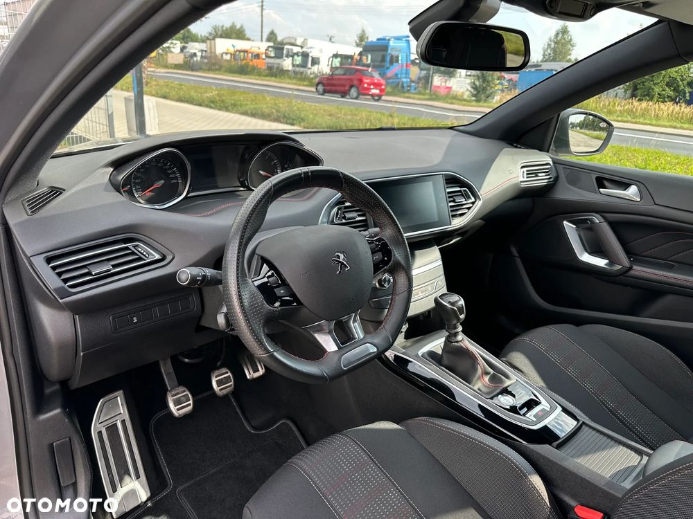 Peugeot 308 1.2 PureTech GPF GT Pack S&S - 17