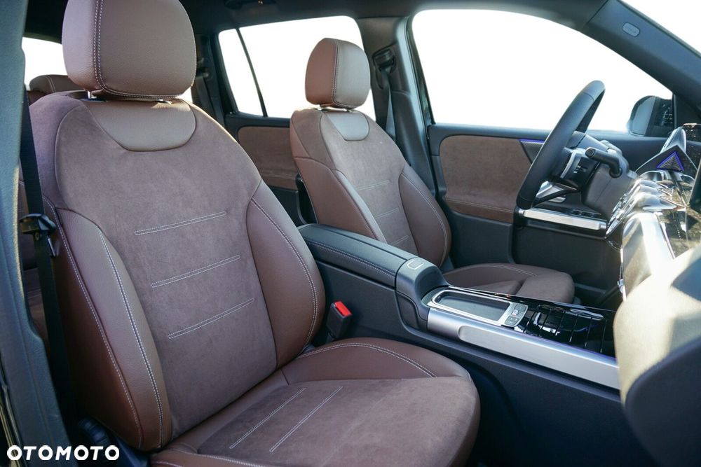 Mercedes-Benz GLB 200 AMG Line 7G-DCT - 9