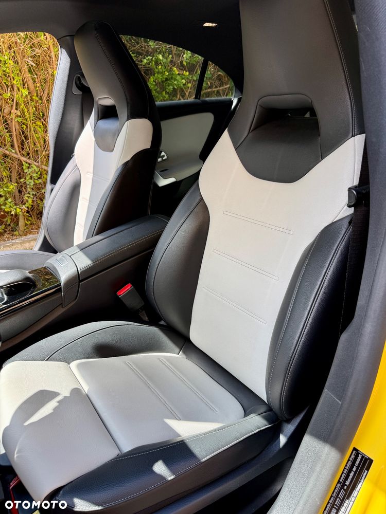 Mercedes-Benz CLA 250 4-Matic AMG Line 7G-DCT - 17