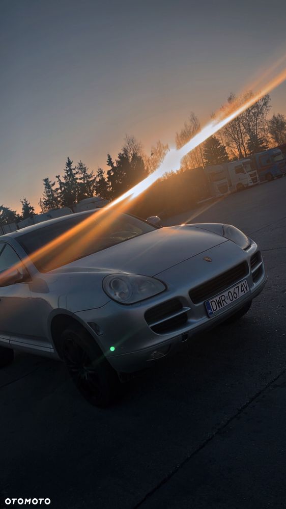 Porsche Cayenne - 2
