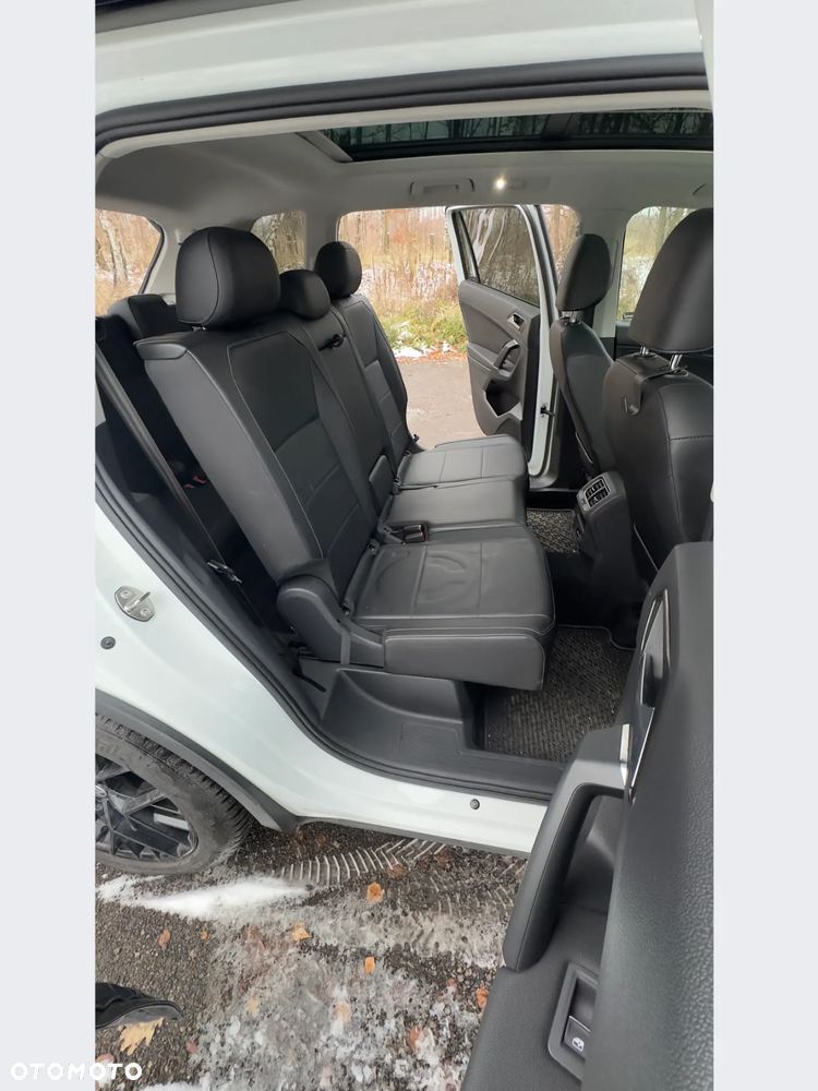 Volkswagen Tiguan - 12