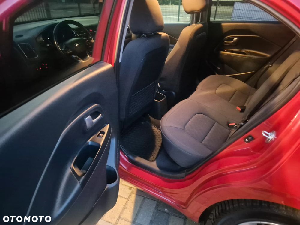 Kia Rio 1.2 Dream Team Edition - 22