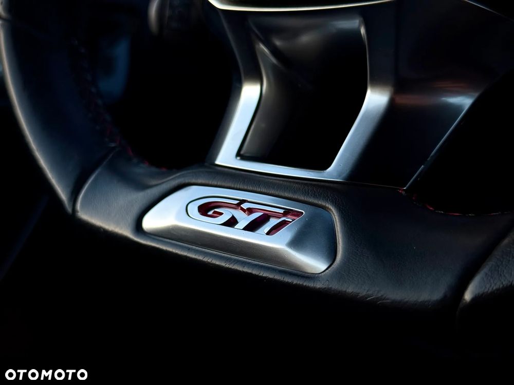 Peugeot 208 1.6 THP GTi - 22